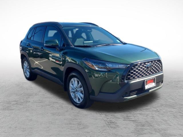 Certified 2024 Toyota Corolla Cross LE AWD/4WD image 3