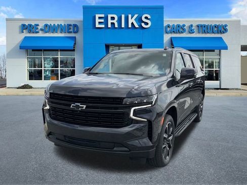 Used 2023 Chevrolet Suburban RST w/ Luxury Package image 2