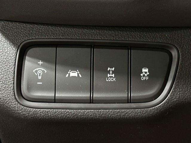 Used 2020 Hyundai Santa Fe SE AWD/4WD image 24