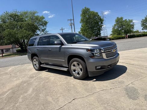 Used 2018 Chevrolet Tahoe LT w/ LT Signature Package image 2