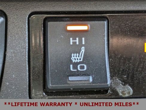 Used 2022 Toyota RAV4 SE image 27