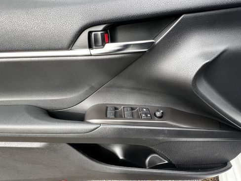 Used 2023 Toyota Camry SE image 13