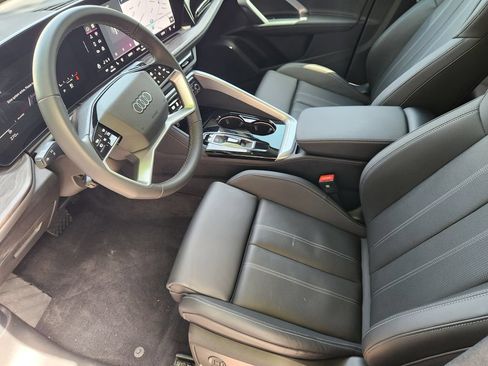 Certified 2025 Audi Q5 Premium Plus w/ Premium Plus AWD/4WD image 16
