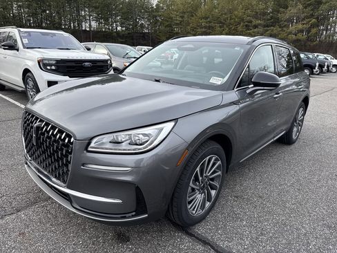 Used 2025 Lincoln Corsair Reserve w/ Equipment Group 202A image 3