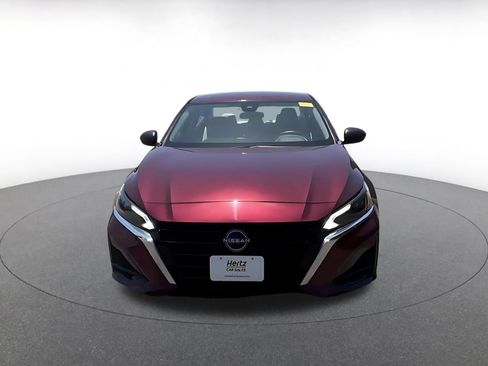 Used 2025 Nissan Altima 2.5 SV FWD image 4
