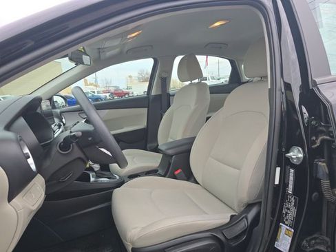 Used 2023 Kia Forte LXS w/ LXS Technology Package FWD image 13