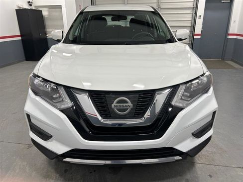 Used 2017 Nissan Rogue S image 7