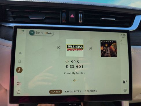 Used 2021 Jaguar F-PACE S image 11