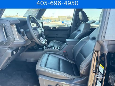 Used 2025 Ford Bronco Outer Banks AWD/4WD image 11