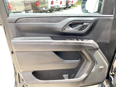 Used 2023 GMC Yukon XL SLT RWD image 11