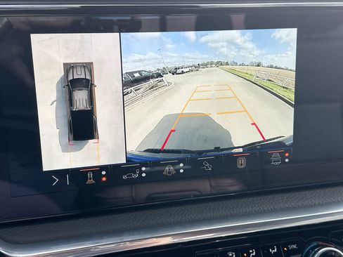 Used 2025 GMC Sierra 3500 Denali w/ Denali Reserve Package image 17