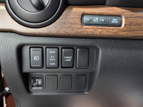 Used 2017 Nissan Titan Platinum Reserve image 15