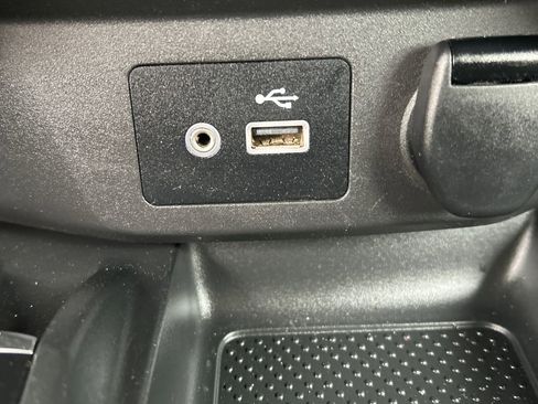 Used 2019 Nissan Rogue SV w/ Premium Package image 36