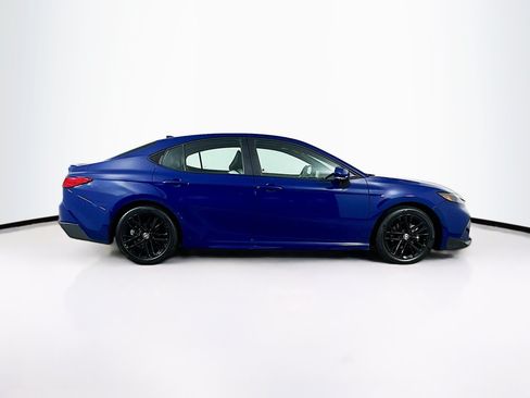 Used 2025 Toyota Camry SE w/ Convenience Package FWD image 10