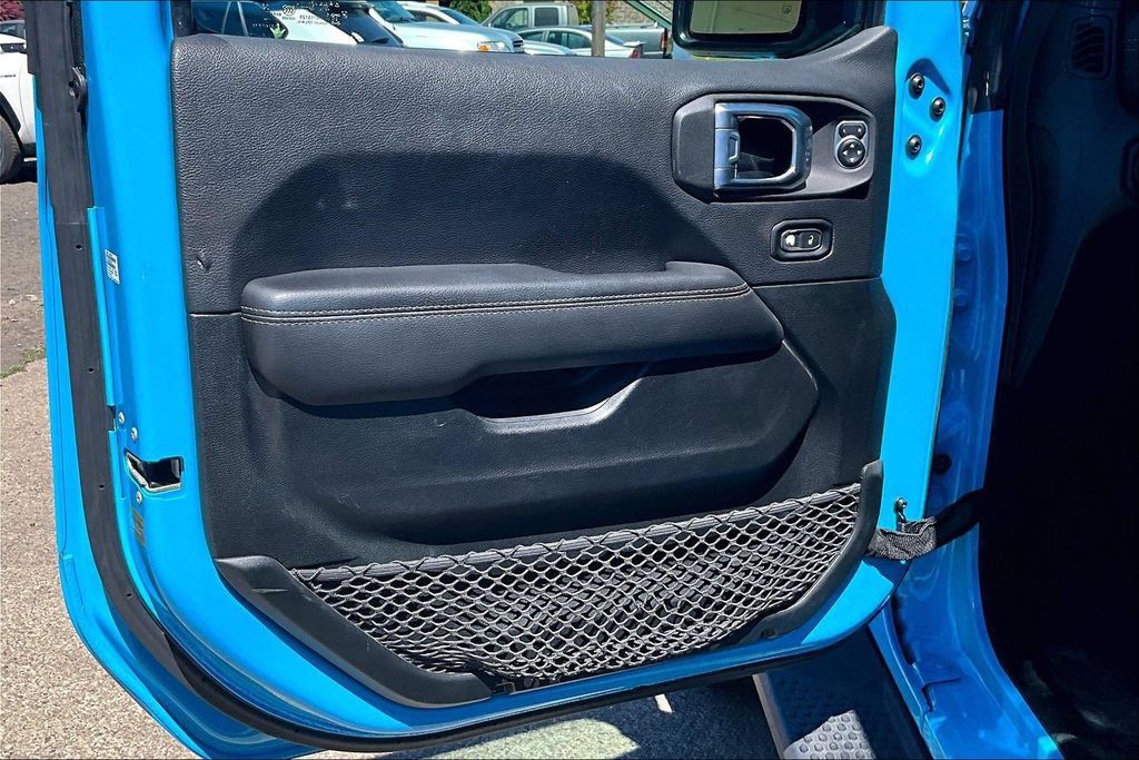 Used 2021 Jeep Wrangler Unlimited Sahara AWD/4WD image 22