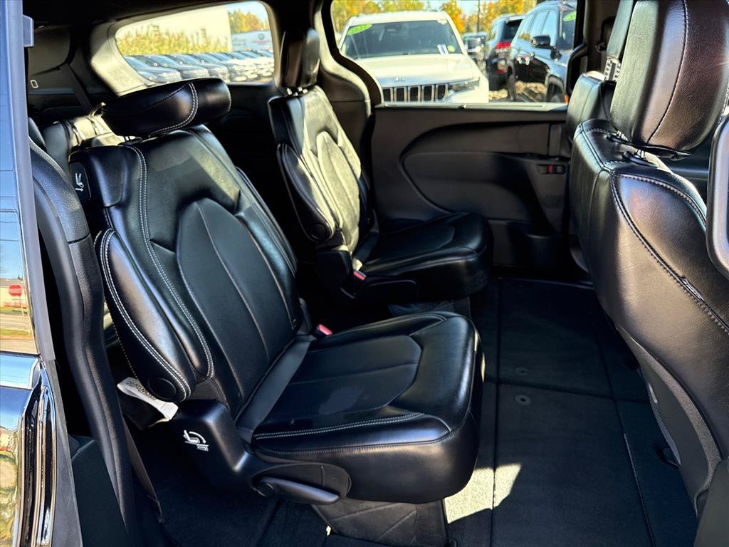 Used 2026 Chrysler Pacifica Select FWD image 24