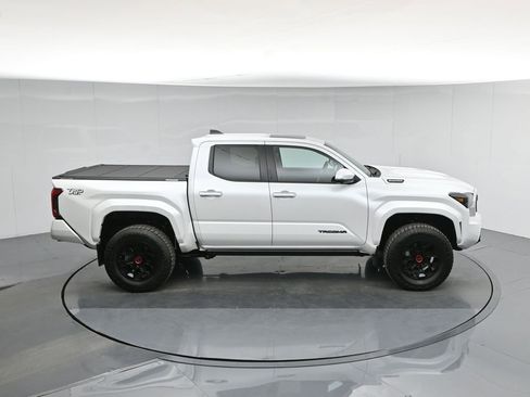 Used 2024 Toyota Tacoma TRD Sport image 44