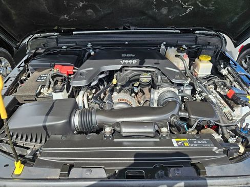 Used 2020 Jeep Gladiator Overland AWD/4WD image 32