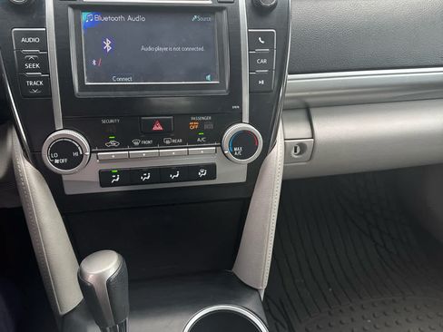 Used 2013 Toyota Camry LE FWD image 8