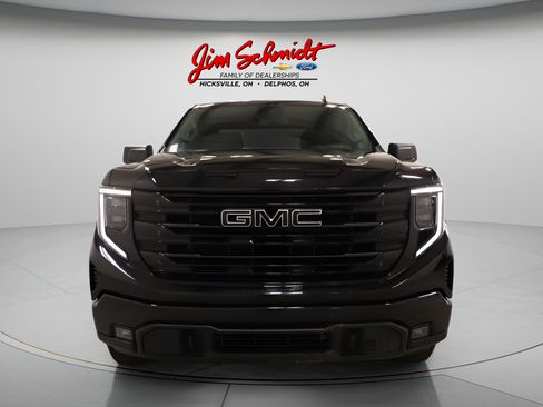 Used 2024 GMC Sierra 1500 Elevation w/ LPO, Elevation Black Package AWD/4WD image 3