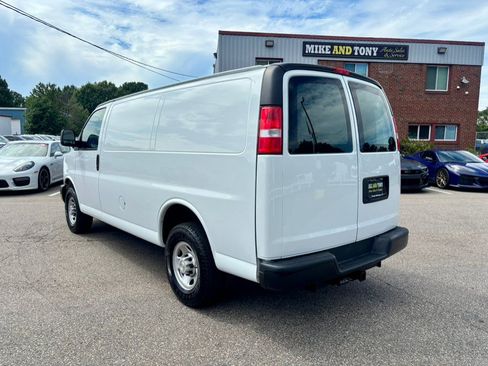 Used 2022 Chevrolet Express 2500 w/ Driver Convenience Package RWD image 7