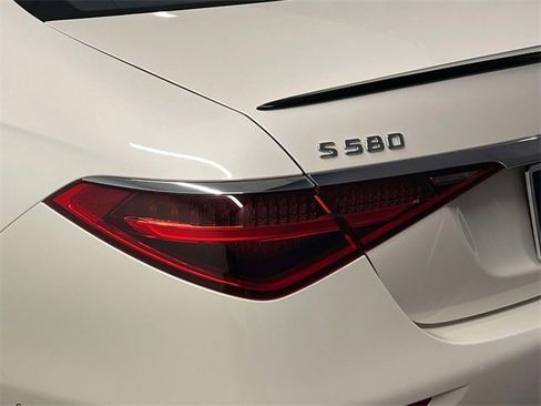 Used 2023 Mercedes-Benz S 580 4MATIC Sedan image 9