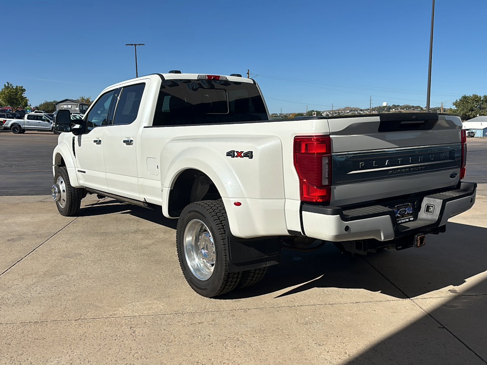 Used 2022 Ford F450 Platinum w/ Camper Package AWD/4WD image 8