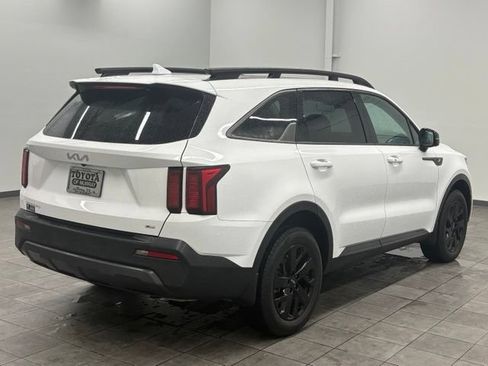 Used 2023 Kia Sorento S w/ Panoramic Sunroof Package AWD/4WD image 2