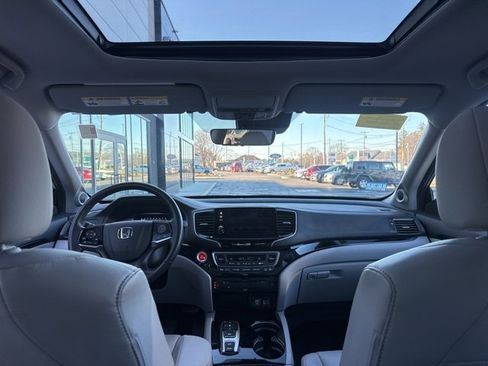 Used 2022 Honda Pilot Touring image 13