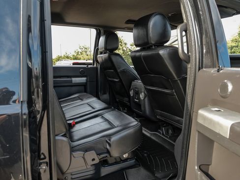 Used 2015 Ford F250 Lariat w/ Lariat Ultimate Package AWD/4WD image 42