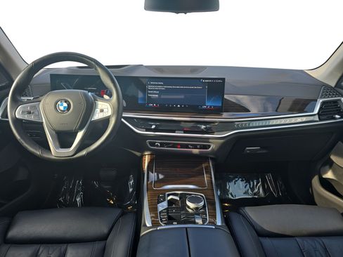 Used 2026 BMW X7 xDrive40i AWD/4WD image 9