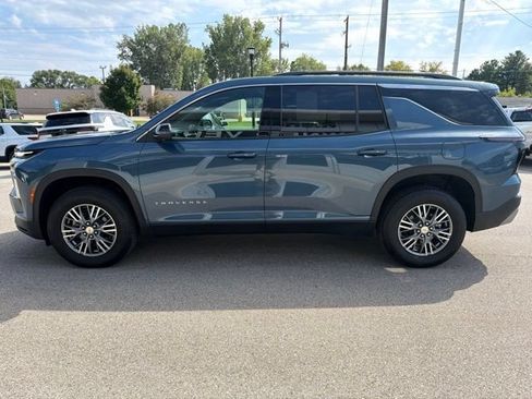 Used 2025 Chevrolet Traverse LT w/ Driver Confidence Package FWD image 6