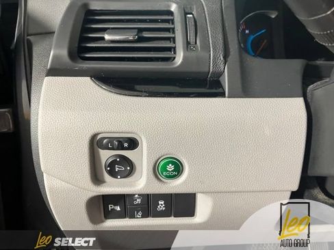 Used 2021 Honda Pilot Touring image 11