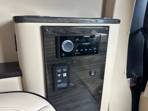 Used 2022 Mercedes-Benz Sprinter 3500 image 24