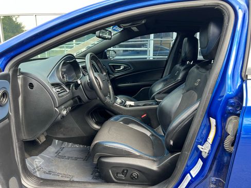 Used 2015 Chrysler 200 S image 11