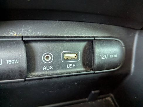 Used 2018 Kia Sorento LX image 22