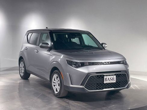 Used 2023 Kia Soul LX image 36