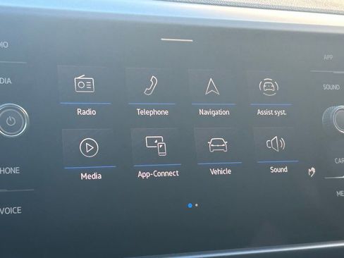 Used 2023 Volkswagen Taos SE image 16