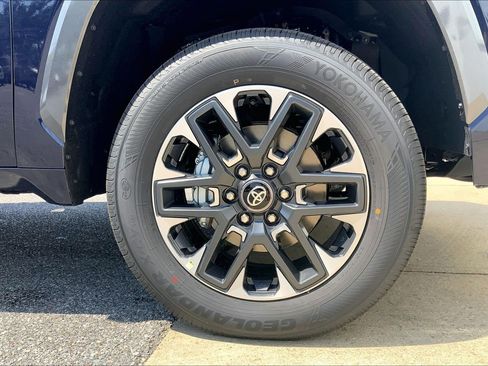 New 2026 Toyota Tundra Limited AWD/4WD image 15