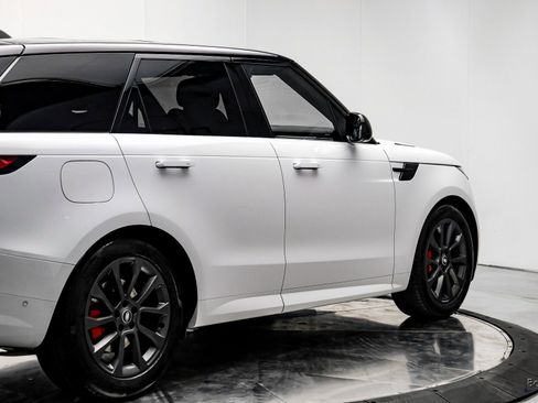 Used 2025 Land Rover Range Rover Sport Dynamic SE image 15
