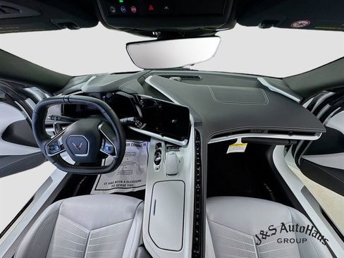 Used 2024 Chevrolet Corvette Stingray Preferred Cpe w/ Z51 Performance Package RWD image 28