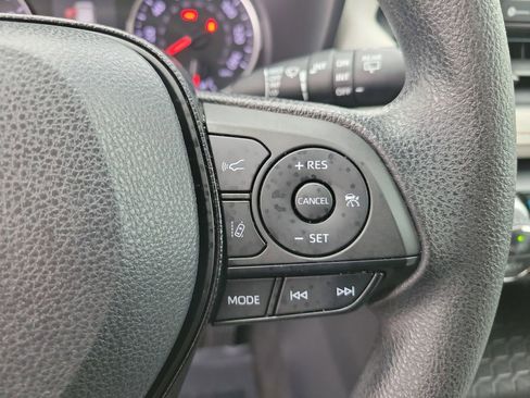 Used 2021 Toyota RAV4 XLE image 29