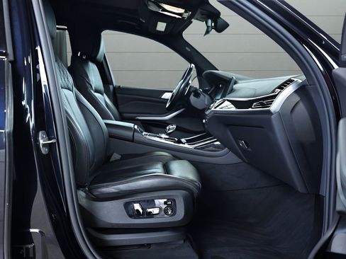Used 2021 BMW X7 xDrive40i w/ M Sport Package image 70