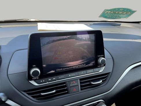 Used 2022 Nissan Altima 2.5 SV FWD image 16
