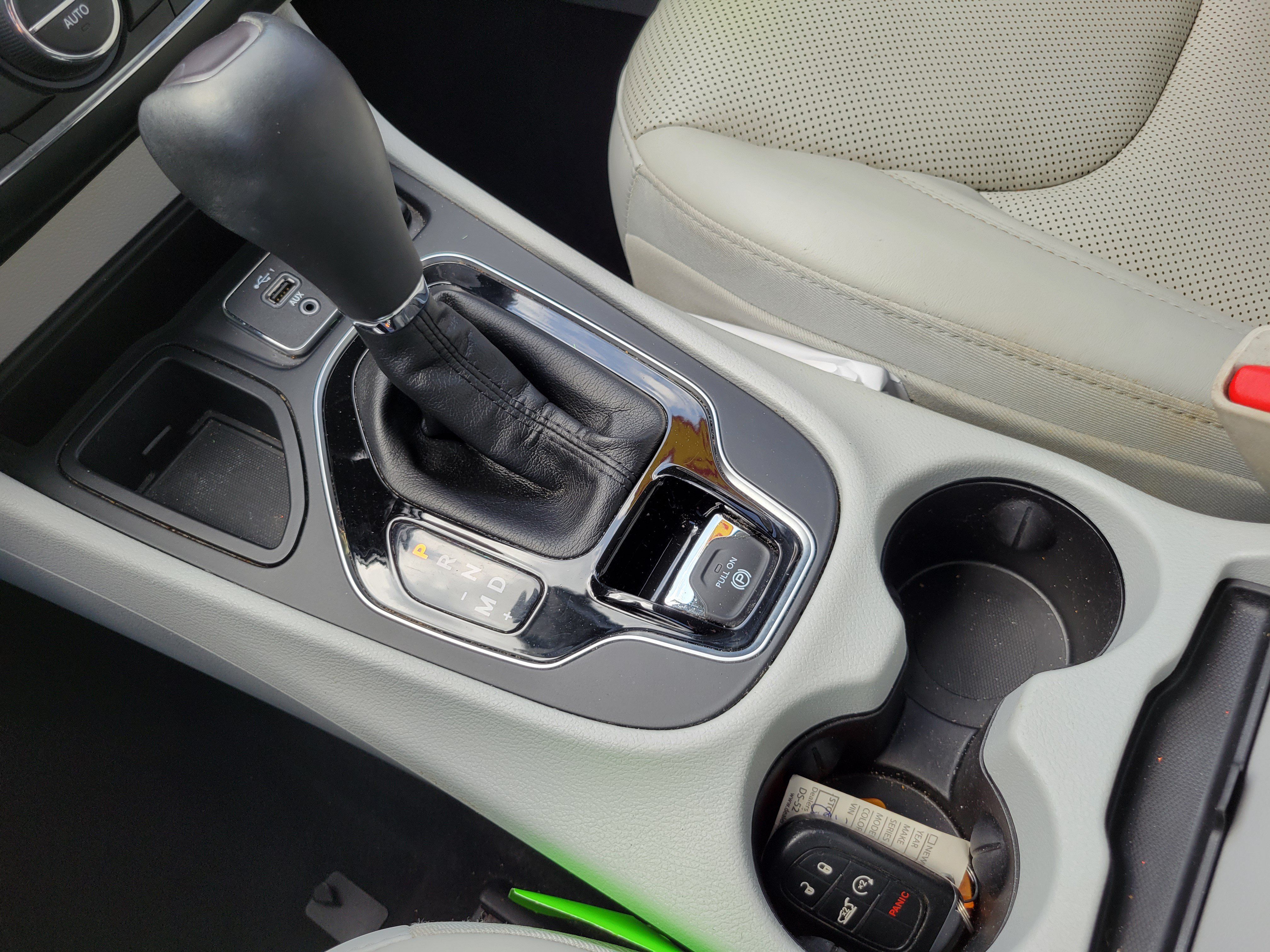 Used 2019 Jeep Cherokee Limited FWD image 16