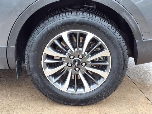 Used 2023 Lincoln Nautilus AWD image 28