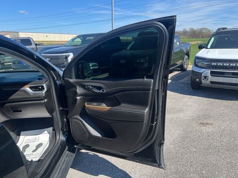 Used 2023 GMC Acadia SLE w/ Driver Convenience Package image 19