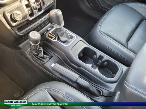 Used 2023 Jeep Wrangler Unlimited Sahara w/ Cold Weather Group image 15