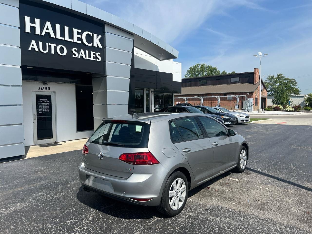 Used 2017 Volkswagen Golf Wolfsburg Edition FWD image 6