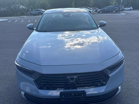 Used 2023 Honda Accord Touring image 3